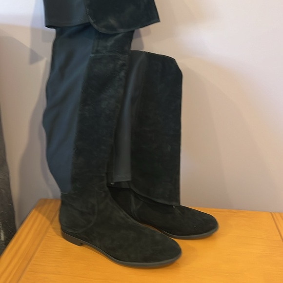 Suede black over-the-knee boots Size 39. Pull-on with stretch back. Used. - Picture 6 of 9